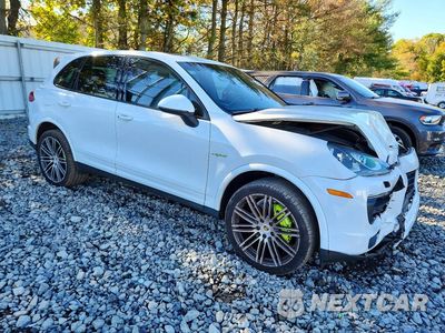 Czwarte zdjęcie samochodu z boku: 2017 PORSCHE CAYENNE SE HYBRID PLATINUM VIN:WP1AE2A26HLA71214 - miniatura
