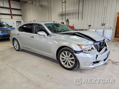 Czwarte zdjęcie samochodu z boku: 2011 LEXUS LS 460L VIN:JTHDL5EF3B5003000 - miniatura