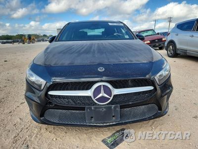 Piąte zdjęcie samochodu w środku: 2019 MERCEDES-BENZ A 220 VIN:WDD3G4EB5KW035939 - miniatura