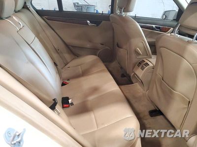 Zdjęcie 10 z 13 samochodu: 2011 MERCEDES-BENZ C 300 VIN:WDDGF5EB7BA528979 - miniatura