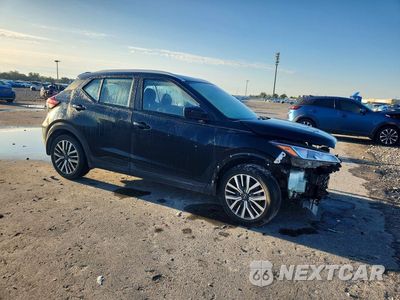 Czwarte zdjęcie samochodu z boku: 2023 NISSAN KICKS SV VIN:3N1CP5CV7PL568744 - miniatura