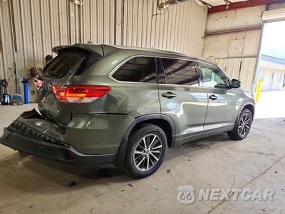 Trzecie zdjęcie samochodu z tyłu: 2017 TOYOTA HIGHLANDER XLE VIN:5TDJZRFH7HS369569 - miniatura