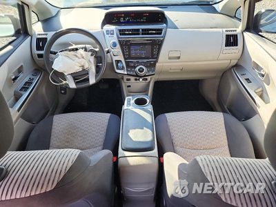 Zdjęcie 8 z 12 samochodu: 2015 TOYOTA PRIUS V TWO VIN:JTDZN3EU9FJ022569 - miniatura