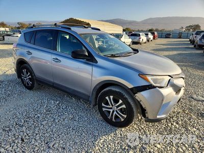 Czwarte zdjęcie samochodu z boku: 2018 TOYOTA RAV4 LE VIN:2T3ZFREV9JW425082 - miniatura