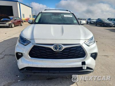 Piąte zdjęcie samochodu w środku: 2022 TOYOTA HIGHLANDER HYBRID BRONZE EDITION VIN:5TDABRCH4NS547099 - miniatura