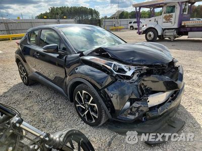 Czwarte zdjęcie samochodu z boku: 2019 TOYOTA C-HR XLE VIN:JTNKHMBXXK1016895 - miniatura