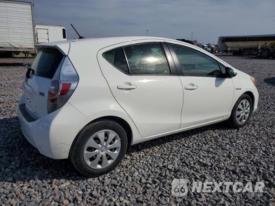 Trzecie zdjęcie samochodu z tyłu: 2013 TOYOTA PRIUS C TWO VIN:JTDKDTB3XD1557052 - miniatura