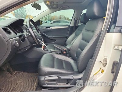 Zdjęcie 7 z 12 samochodu: 2018 VOLKSWAGEN JETTA SE VIN:3VWDB7AJ1JM228371 - miniatura
