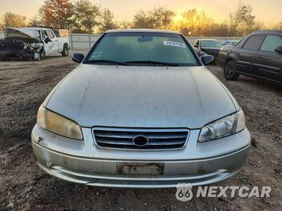 Piąte zdjęcie samochodu w środku: 2000 TOYOTA CAMRY LE VIN:JT2BG22K7Y0469198 - miniatura
