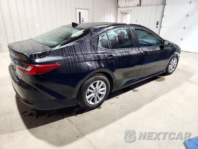 Trzecie zdjęcie samochodu z tyłu: 2026 TOYOTA CAMRY LE VIN:4T1DAACK3TU266123 - miniatura