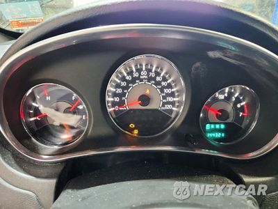Zdjęcie 9 z 12 samochodu: 2014 CHRYSLER 200 LX VIN:1C3CCBABXEN230952 - miniatura