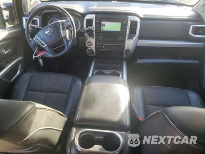 Zdjęcie 8 z 13 samochodu: 2017 NISSAN TITAN XD PRO-4X VIN:1N6BA1F41HN568047 - miniatura