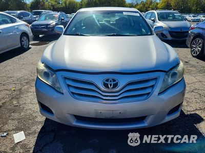 Piąte zdjęcie samochodu w środku: 2011 TOYOTA CAMRY LE VIN:4T1BF3EK5BU668998 - miniatura