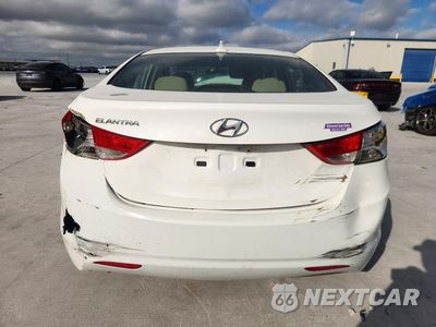 Zdjęcie 6 z 12 samochodu: 2013 HYUNDAI ELANTRA GLS VIN:5NPDH4AE8DH411263 - miniatura