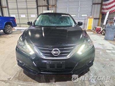 Piąte zdjęcie samochodu w środku: 2017 NISSAN ALTIMA 3.5 SL VIN:1N4BL3AP4HC181360 - miniatura