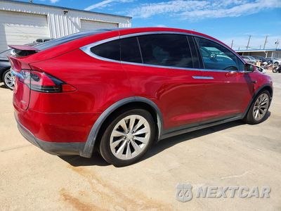 Trzecie zdjęcie samochodu z tyłu: 2018 TESLA MODEL X VIN:5YJXCDE2XJF142611 - miniatura