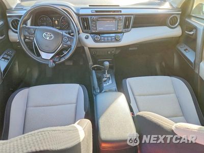 Zdjęcie 8 z 13 samochodu: 2018 TOYOTA RAV4 XLE VIN:JTMRFREV8JJ241315 - miniatura