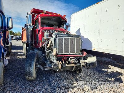 Czwarte zdjęcie samochodu z boku: 2016 PETERBILT 348 DUMP TRUCK VIN:2NP3LJ9X5GM346299 - miniatura