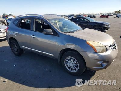 Czwarte zdjęcie samochodu z boku: 2015 NISSAN ROGUE SELECT S VIN:JN8AS5MT9FW672519 - miniatura