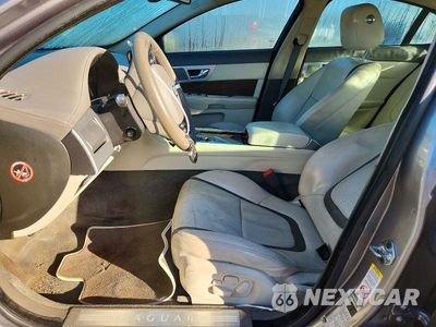 Zdjęcie 7 z 12 samochodu: 2013 JAGUAR XF VIN:SAJWA0E77D8S65584 - miniatura