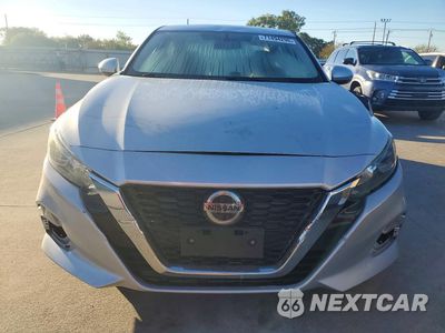 Piąte zdjęcie samochodu w środku: 2019 NISSAN ALTIMA VIN:1N4BL4BV5KC242757 - miniatura