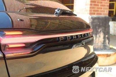 Zdjęcie 13 z 14 samochodu: 2017 PORSCHE MACAN S VIN:WP1AB2A55HLB10068 - miniatura