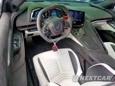 Zdjęcie 8 z 13 samochodu: 2023 CHEVROLET CORVETTE STINGRAY 3LT VIN:1G1YC3D43P5500037 - miniatura