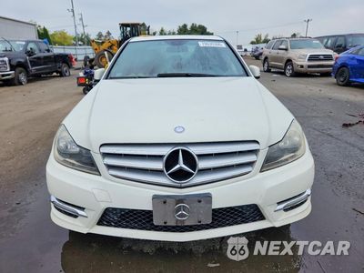 Piąte zdjęcie samochodu w środku: 2012 MERCEDES-BENZ C 300 4MATIC VIN:WDDGF8BB4CR211220 - miniatura
