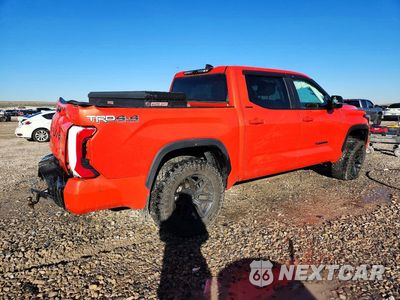 Trzecie zdjęcie samochodu z tyłu: 2024 TOYOTA TUNDRA LIMITED HV VIN:5TFWC5DB5RX045241 - miniatura