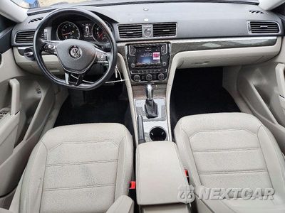 Zdjęcie 8 z 13 samochodu: 2016 VOLKSWAGEN PASSAT SE VIN:1VWBT7A39GC035031 - miniatura