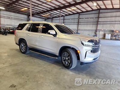 Czwarte zdjęcie samochodu z boku: 2021 CHEVROLET TAHOE C1500 LT VIN:1GNSCNKD9MR221117 - miniatura