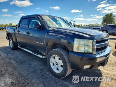Czwarte zdjęcie samochodu z boku: 2009 CHEVROLET SILVERADO K1500 LT VIN:2GCEK233491131953 - miniatura