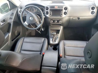 Zdjęcie 8 z 13 samochodu: 2010 VOLKSWAGEN TIGUAN SE VIN:WVGBV7AX8AW526191 - miniatura