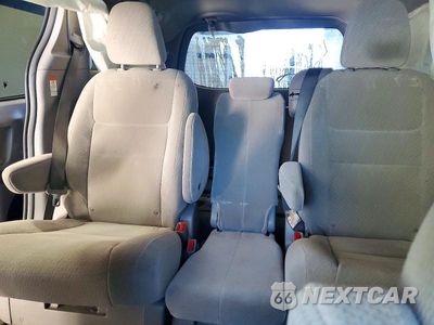 Zdjęcie 10 z 13 samochodu: 2017 TOYOTA SIENNA LE VIN:5TDKZ3DC8HS858720 - miniatura