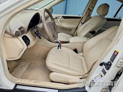 Zdjęcie 7 z 13 samochodu: 2007 MERCEDES-BENZ C 280 4MATIC VIN:WDBRF92H57F876131 - miniatura