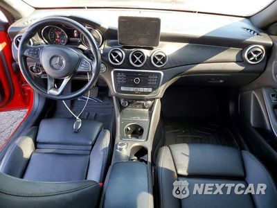 Zdjęcie 8 z 12 samochodu: 2019 MERCEDES-BENZ CLA 250 VIN:WDDSJ4EB2KN721911 - miniatura