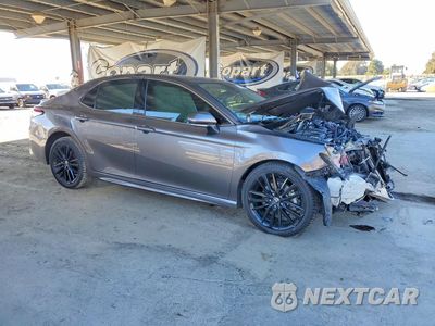 Czwarte zdjęcie samochodu z boku: 2022 TOYOTA CAMRY XSE VIN:4T1K31AK6NU038656 - miniatura