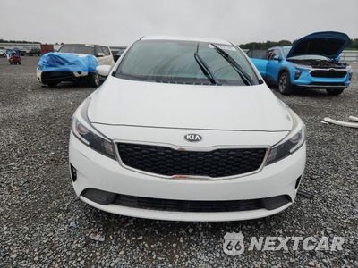Piąte zdjęcie samochodu w środku: 2017 KIA FORTE LX VIN:3KPFK4A71HE083013 - miniatura