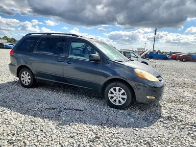 Czwarte zdjęcie samochodu z boku: 2009 TOYOTA SIENNA LE 8-PASSENGER VIN:5TDZK23C49S286447 - miniatura