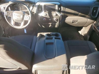 Zdjęcie 8 z 13 samochodu: 2021 GMC SIERRA K1500 SLE VIN:3GTU9BED9MG375255 - miniatura