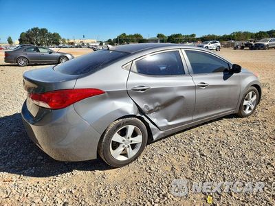 Trzecie zdjęcie samochodu z tyłu: 2013 HYUNDAI ELANTRA GLS VIN:5NPDH4AE1DH304684 - miniatura