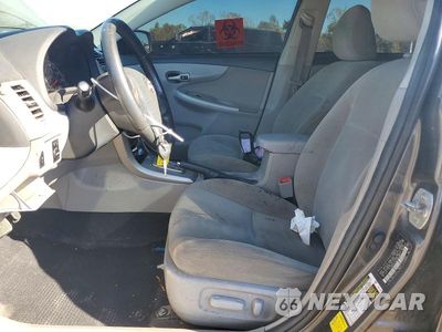 Zdjęcie 7 z 12 samochodu: 2013 TOYOTA COROLLA LE VIN:2T1BU4EE8DC099882 - miniatura