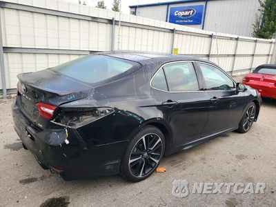 Trzecie zdjęcie samochodu z tyłu: 2018 TOYOTA CAMRY XSE VIN:4T1B61HK3JU135692 - miniatura