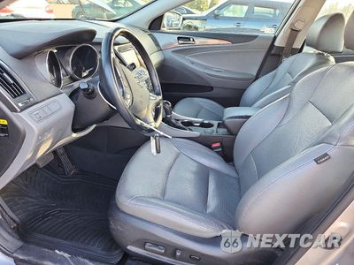 Zdjęcie 7 z 12 samochodu: 2013 HYUNDAI SONATA HYBRID VIN:KMHEC4A48DA100056 - miniatura