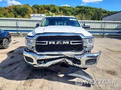 Piąte zdjęcie samochodu w środku: 2019 RAM 2500 TRADESMAN VIN:3C6UR5CL5KG514734 - miniatura