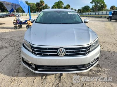 Piąte zdjęcie samochodu w środku: 2017 VOLKSWAGEN PASSAT SEL PREMIUM VIN:1VWCT7A32HC047446 - miniatura