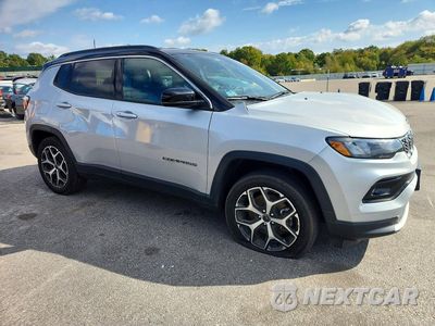 Czwarte zdjęcie samochodu z boku: 2025 JEEP COMPASS LIMITED VIN:3C4NJDCN5ST524378 - miniatura