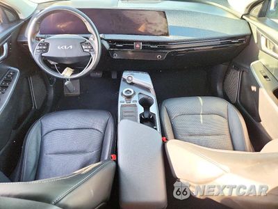 Zdjęcie 8 z 13 samochodu: 2023 KIA EV6 WIND VIN:KNDC34LAXP5128923 - miniatura