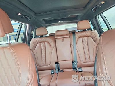 Zdjęcie 10 z 13 samochodu: 2023 BMW X7 XDRIVE40I VIN:5UX23EM00P9M76096 - miniatura