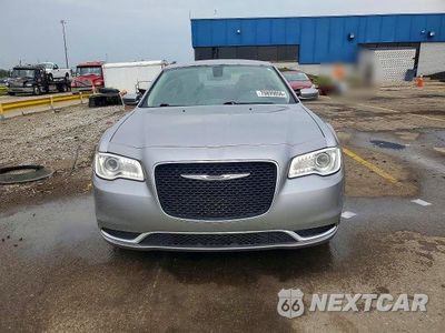 Piąte zdjęcie samochodu w środku: 2016 CHRYSLER 300 LIMITED VIN:2C3CCARG7GH198533 - miniatura